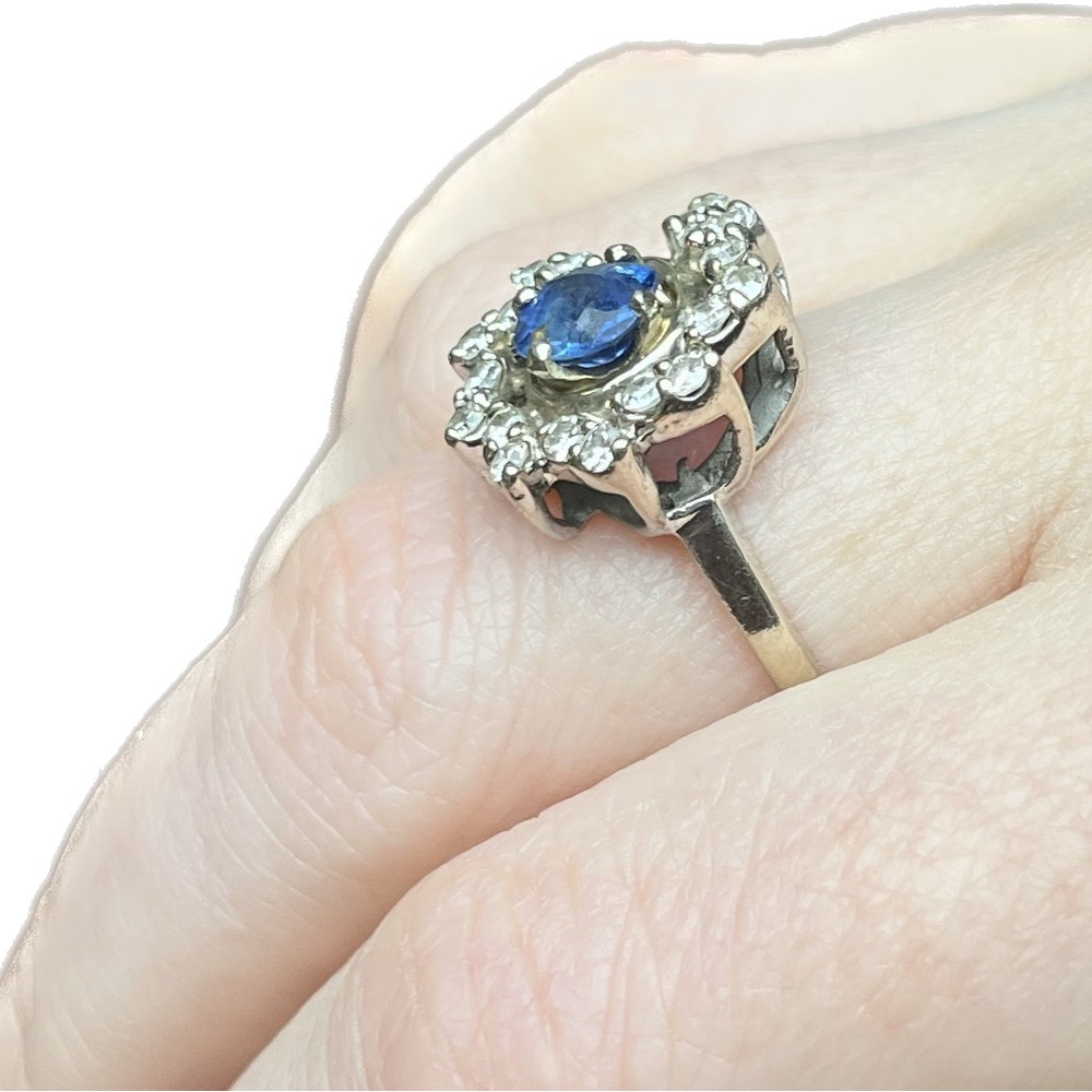 14K SOLID WHITE GOLD blue gemstone and diamond cluster ring.